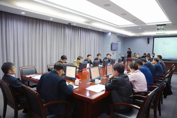 20241110縣政府十八屆三十七次常務(wù)會召開.jpg