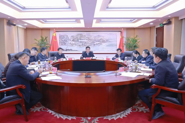 20241202縣委常委會(huì)會(huì)議召開1.jpg