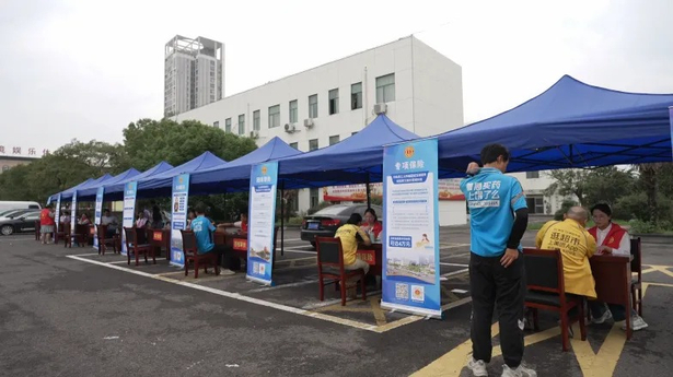 新就業形態勞動者“8+x”綜合服務集市盱眙專場活動暖心開展3.jpg